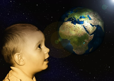 children_baby_boy_view_look_marvel_earth_globe