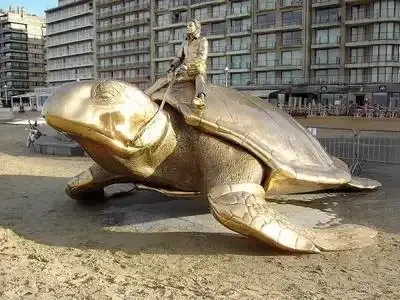 Bronze statue of a turtle ridden by a cavalier. The statue was made by Jan Fabre by Frans90245 on Wikimedia