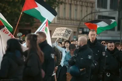 Free Palestine Demo in Oranienplatz by Montecruz Foto on Wikimedia